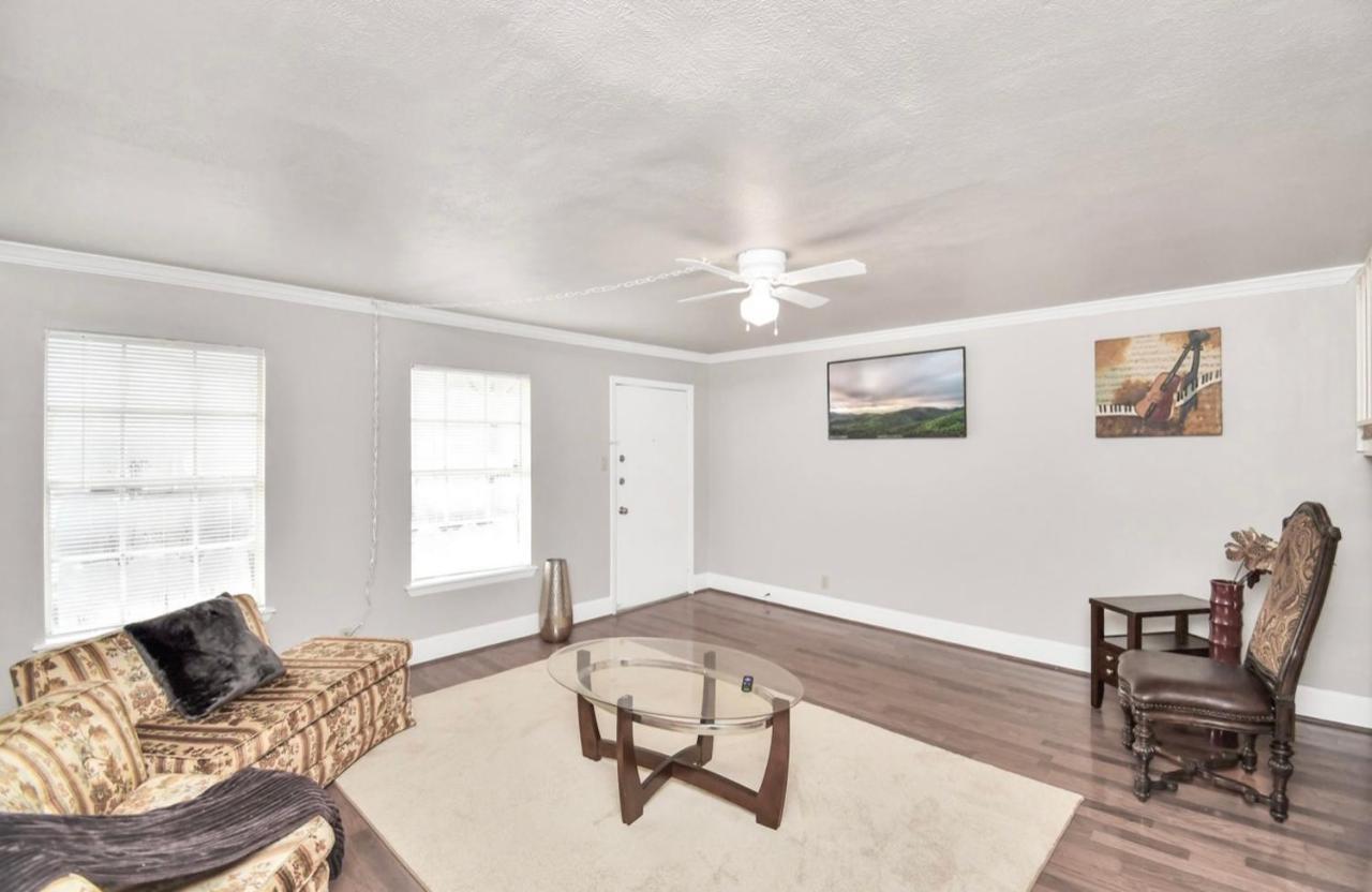 Stunning Private Room In Town Home Houston Exterior foto
